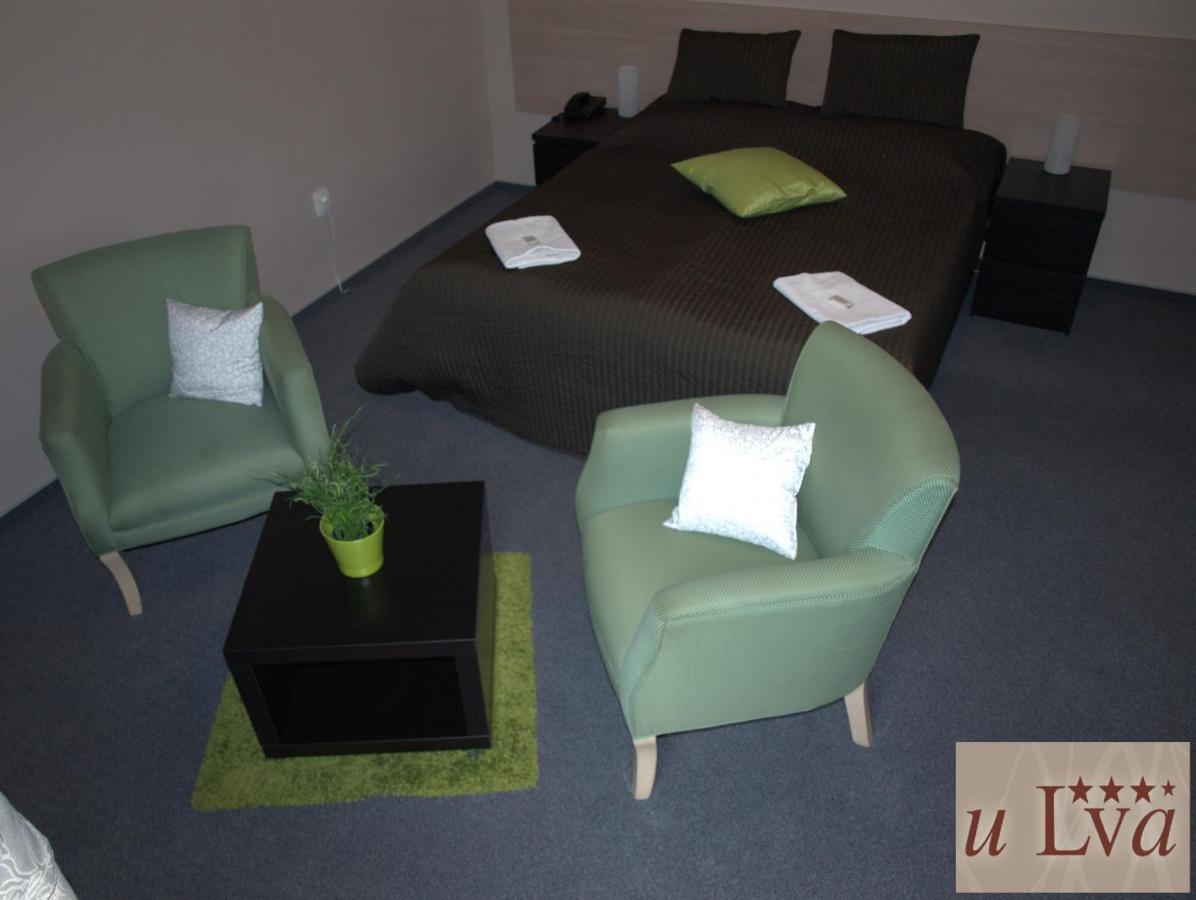 Hotel U Lva Bilina Bagian luar foto