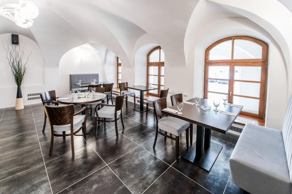 Hotel U Lva Bilina Bagian luar foto