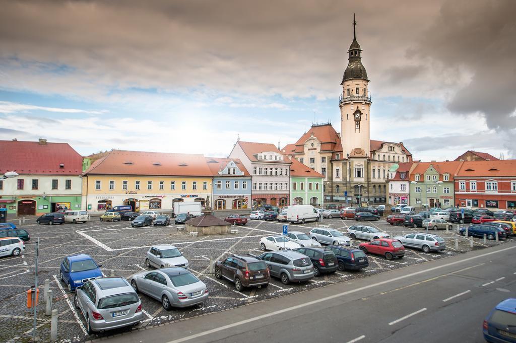 Hotel U Lva Bilina Bagian luar foto