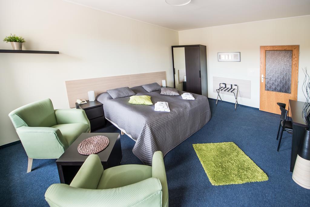 Hotel U Lva Bilina Bagian luar foto